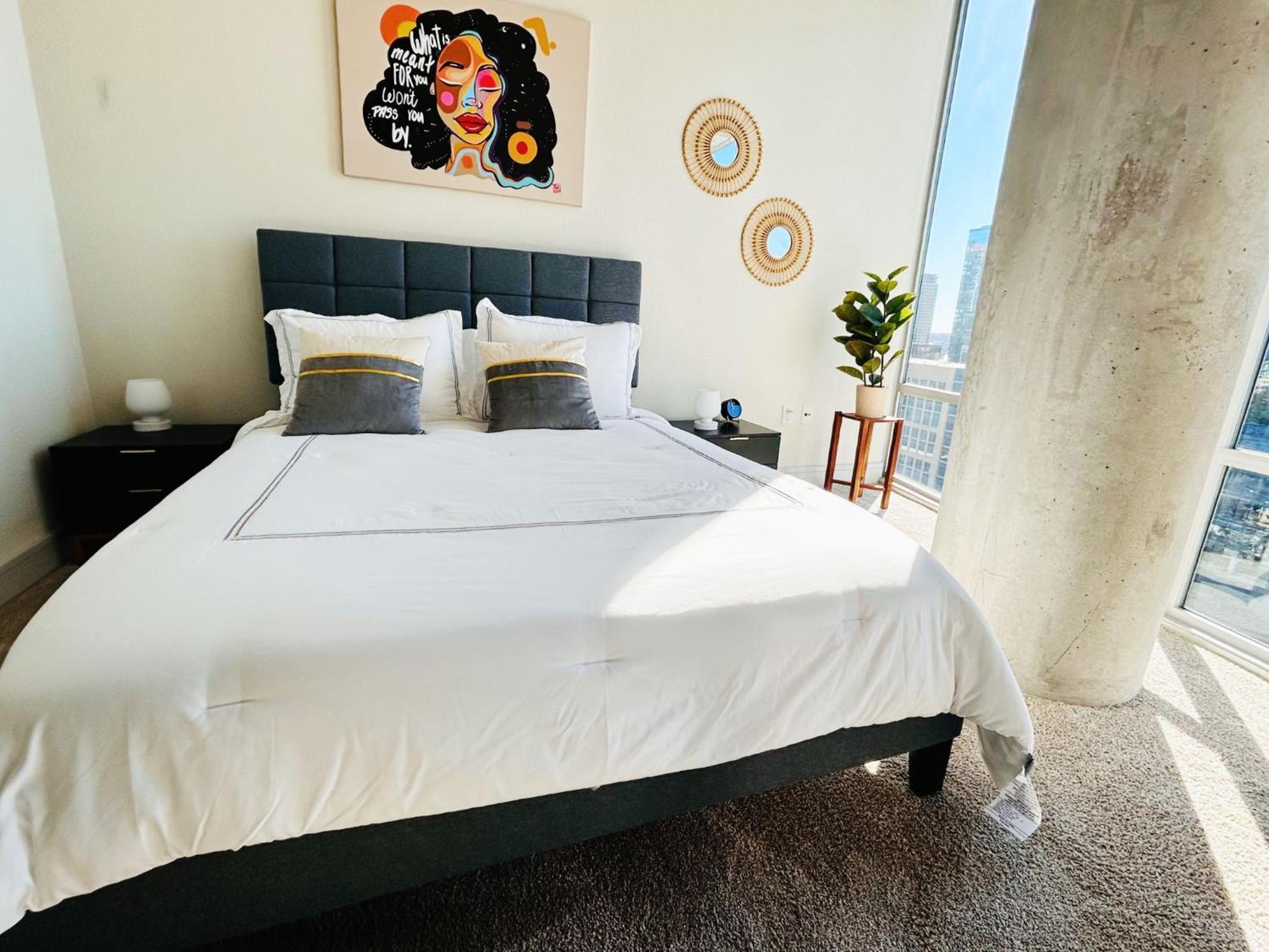 Indulge In Luxury Living 2 Bedroom Gem In The Heart Of Austin With Pool, Gym, And Breathtaking Views Luaran gambar