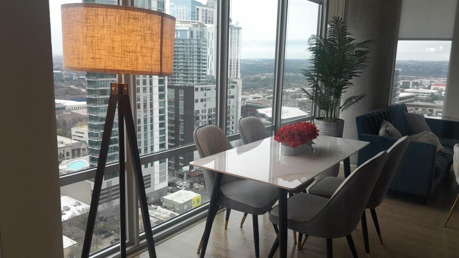 Indulge In Luxury Living 2 Bedroom Gem In The Heart Of Austin With Pool, Gym, And Breathtaking Views Luaran gambar