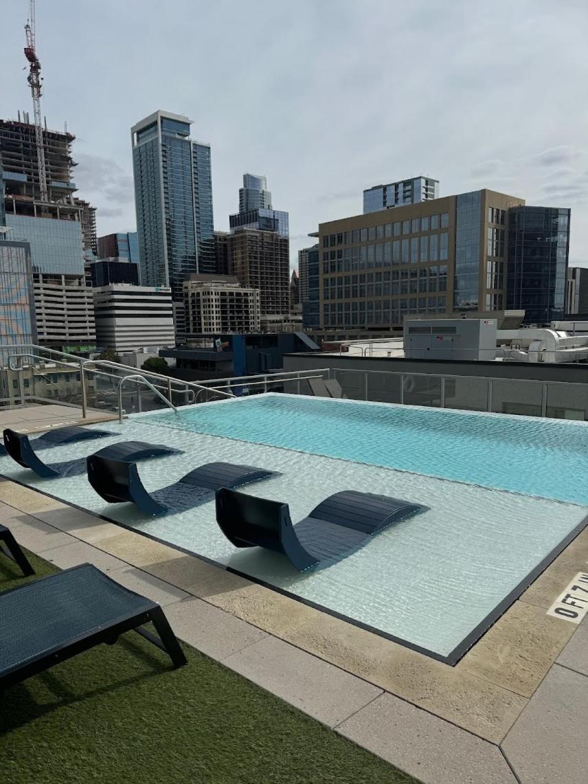 Indulge In Luxury Living 2 Bedroom Gem In The Heart Of Austin With Pool, Gym, And Breathtaking Views Luaran gambar
